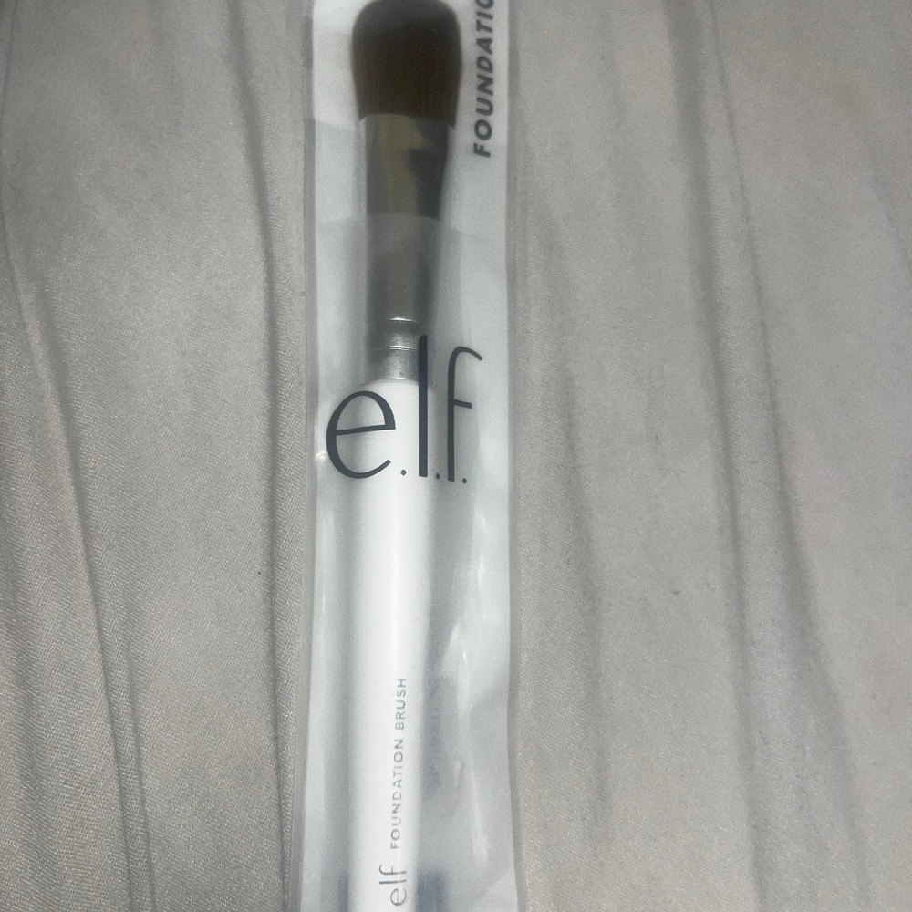 Foundation brush